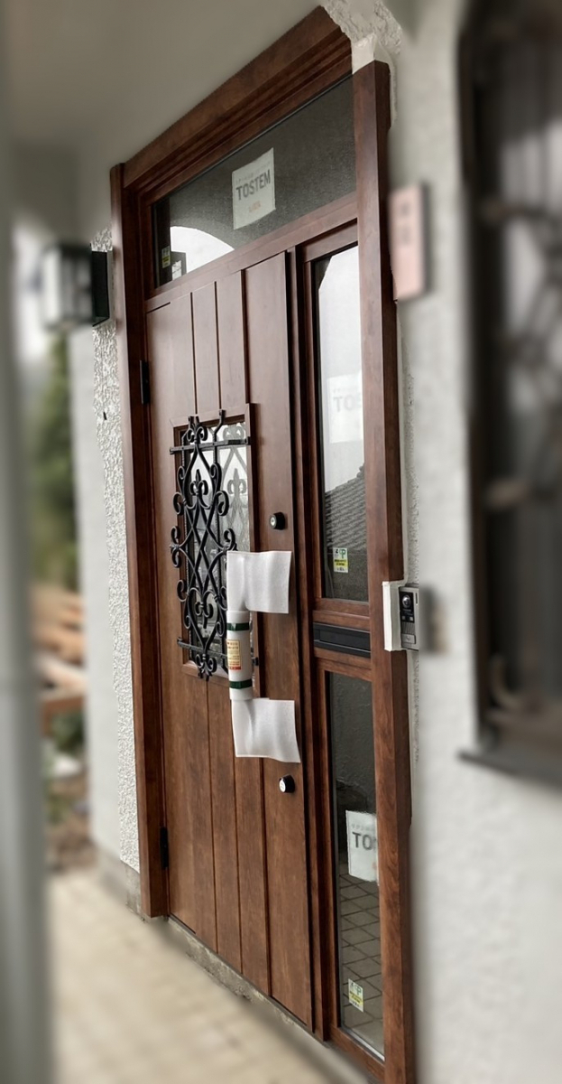 タケヒラトーヨーの”リシェント”施工例　伊東市　玄関リフォームの施工後の写真1