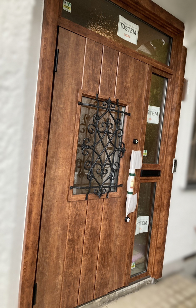 タケヒラトーヨーの”リシェント”施工例　熱海市　玄関リフォームの施工後の写真1