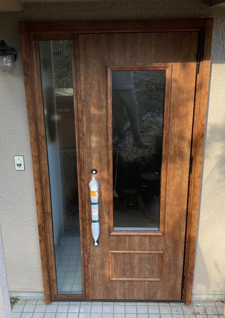 タケヒラトーヨーの”リシェント”施工例　伊東市　玄関リフォームの施工後の写真1