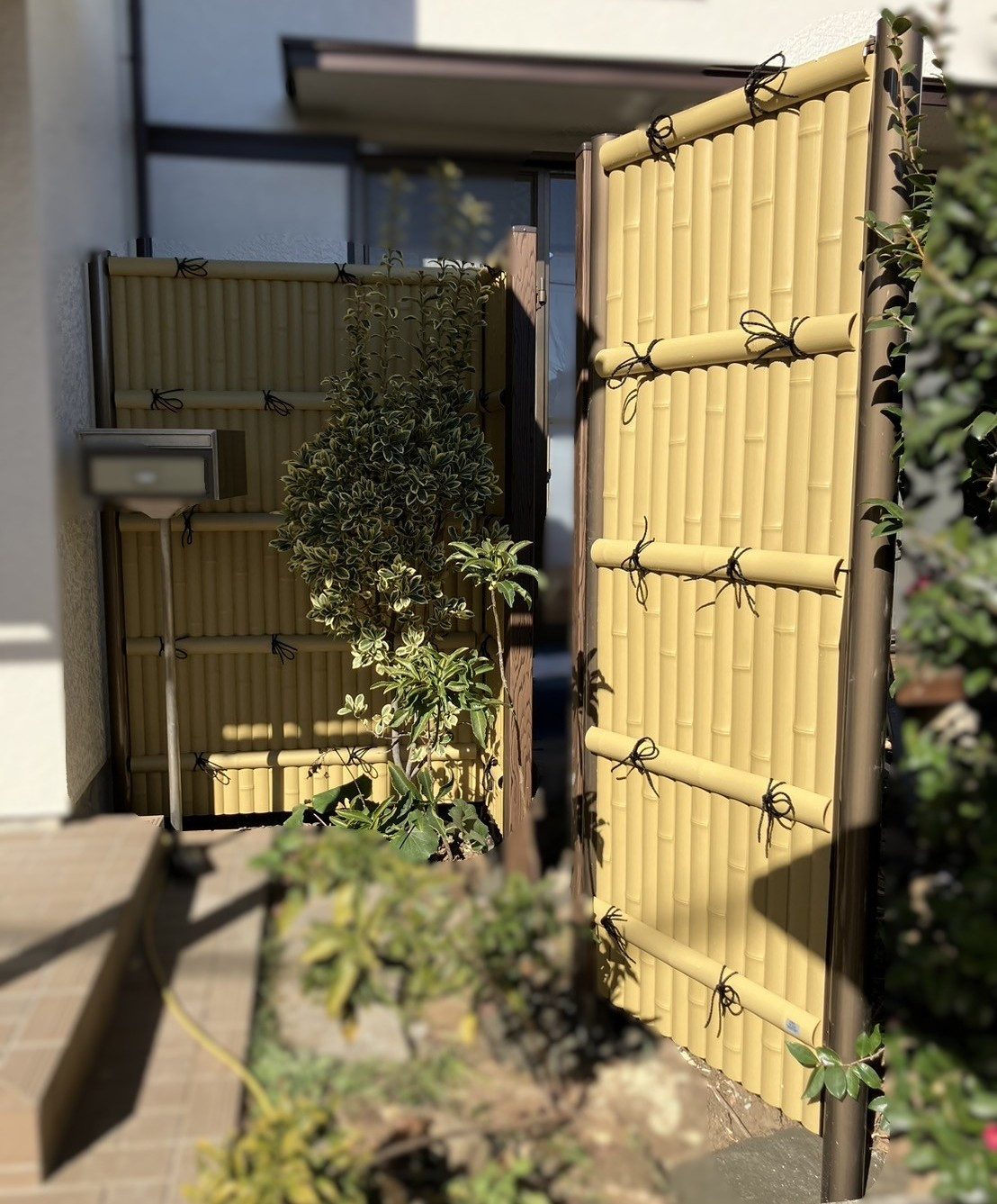 タケヒラトーヨーの”京香建仁寺垣　ユニット型間仕切り”施工例　熱海市　リフォームの施工後の写真1