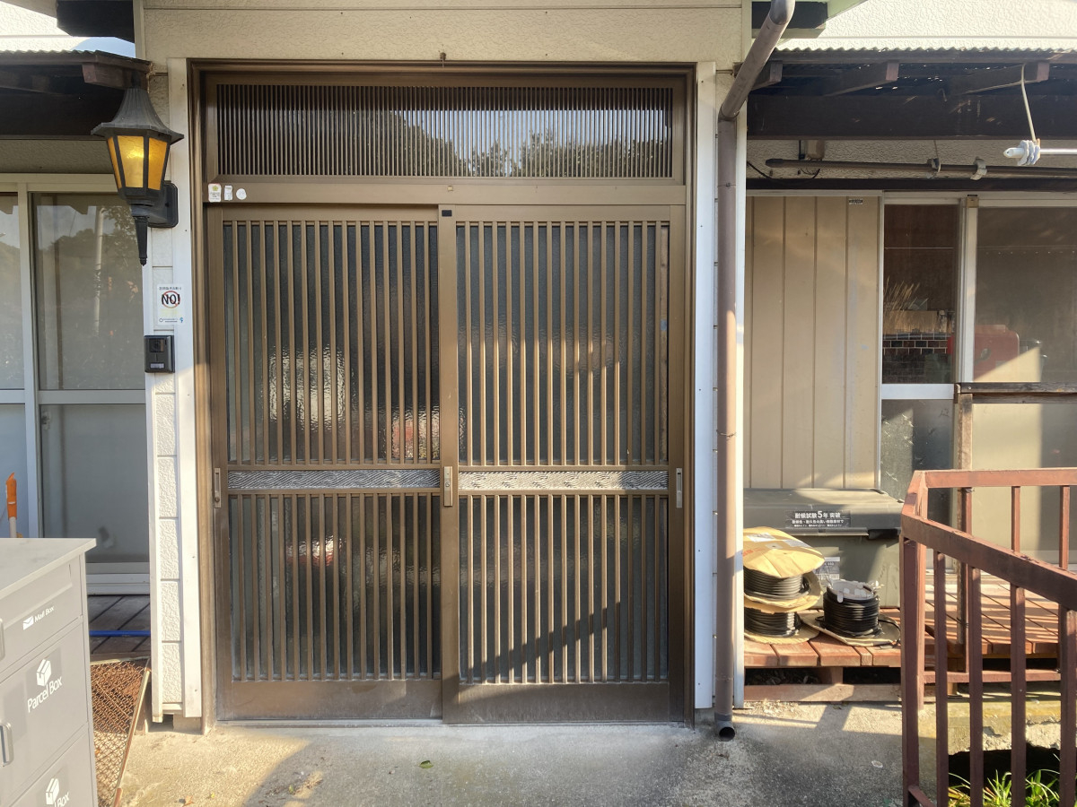 タケヒラトーヨーの”リシェント引き戸”施工例　熱海市　玄関リフォームの施工前の写真1