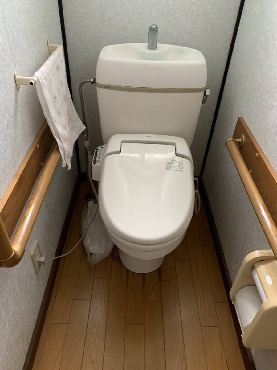 ダルパのトイレ交換の施工前の写真1