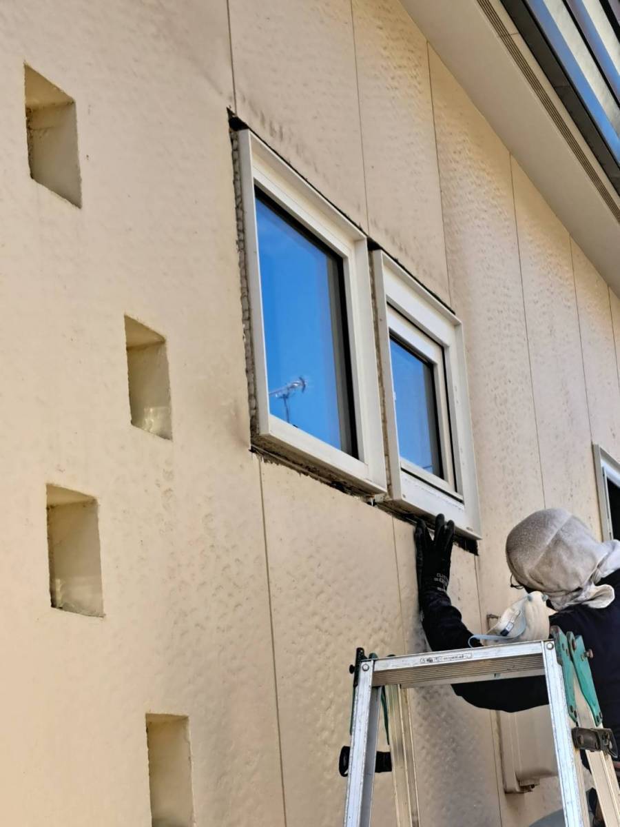 ダルパの窓交換　結露・黒カビのない快適生活への施工前の写真1