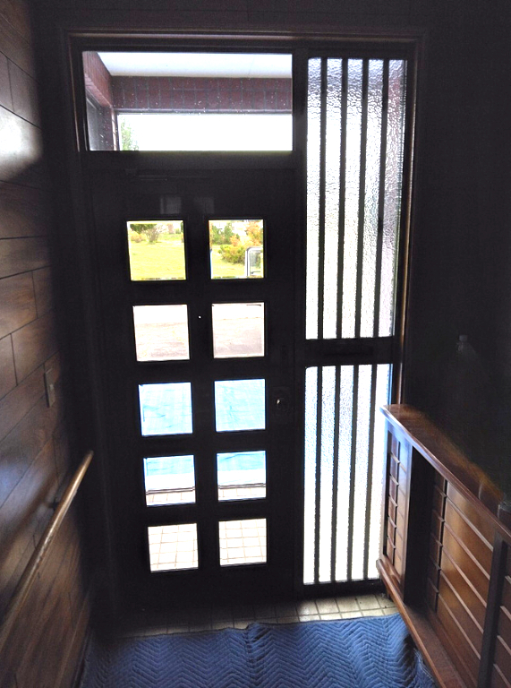 ダルパの玄関ドア交換で防犯性、断熱性能UPの施工前の写真2
