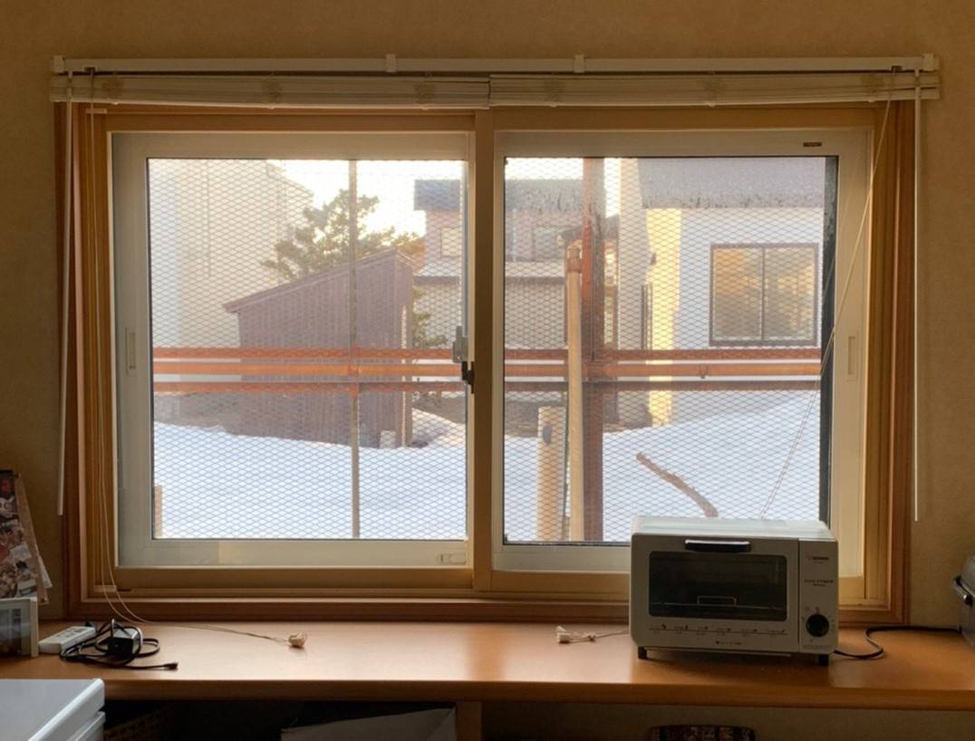 ダルパの外窓ガラス交換の施工前の写真1