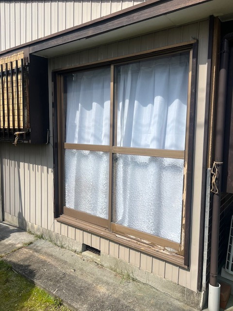 佐藤硝子センターのリプラスの外窓交換でお困りを解決します!の施工前の写真1