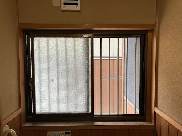 佐藤硝子センターのインプラスで洗面・トイレの断熱リフォームしませんか？の施工前の写真1