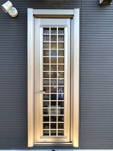 佐藤硝子センターの高断熱仕様の勝手口でキッチンの寒さ対策しませんか？の施工後の写真1