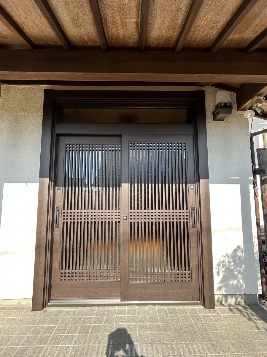 佐藤硝子センターの玄関引戸のリフォームは佐藤硝子センターにお任せください！の施工後の写真1