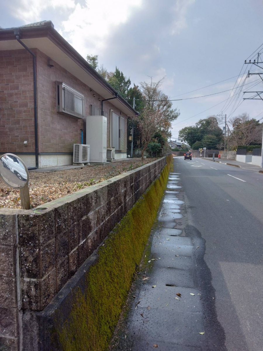 ナカムラ硝子工業の目隠しフェンスの施工前の写真2