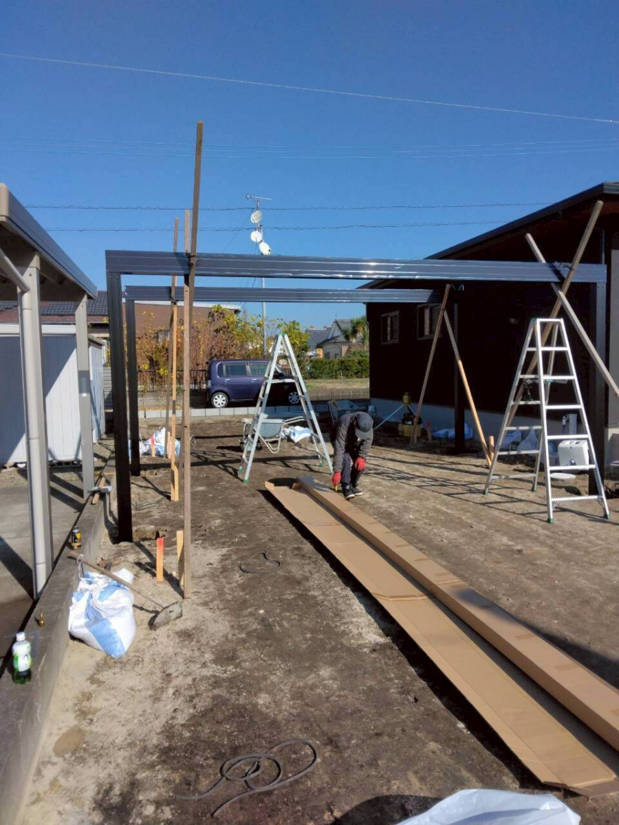 ナカムラ硝子工業のカーポートSWの施工前の写真2