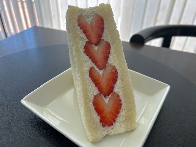 🥭八百甚のフルーツサンド🥭 鶴谷トーヨーテックのブログ 写真6