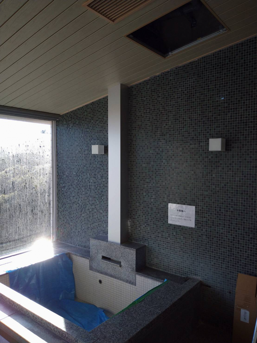 鶴谷トーヨーテックの浴室　アルミ曲げ物取付の施工後の写真1