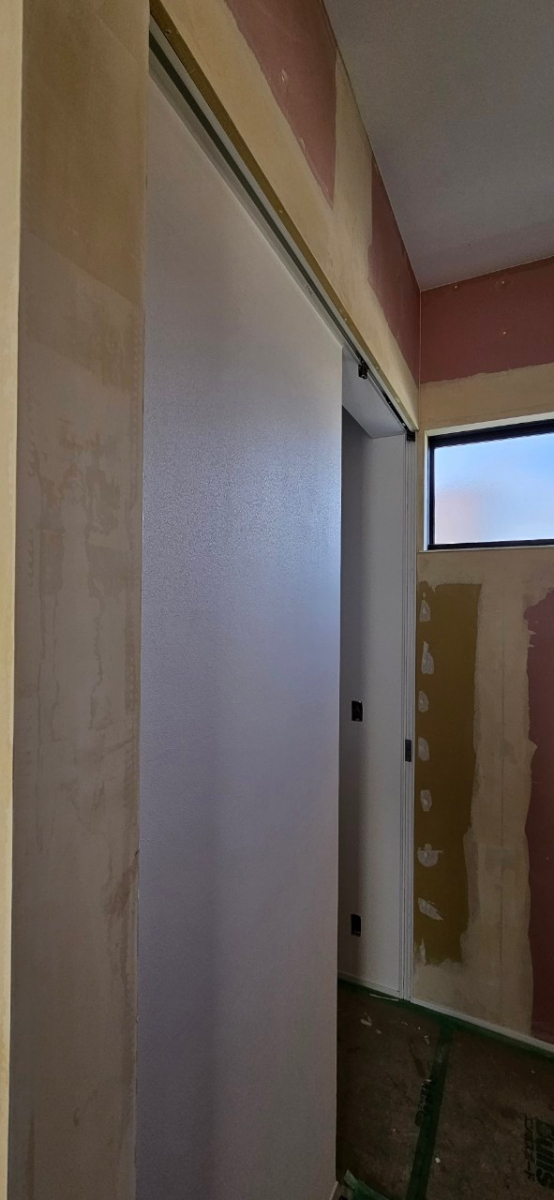 鶴谷トーヨーテックの室内建具　ラフィス　新築物件　取付施工例の施工前の写真2