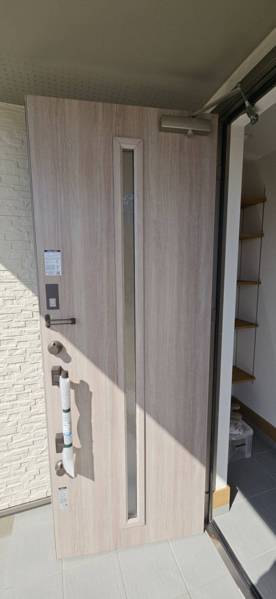 鶴谷トーヨーテックの玄関ドア　ジエスタ2　タッチキー(電池式)ご紹介の施工前の写真1