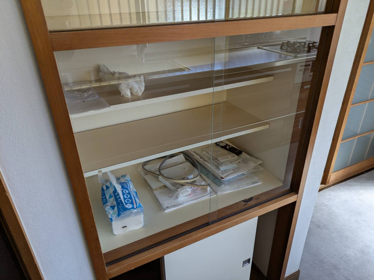 鶴谷トーヨーテックの千葉県南房総市 木製用2㎜透明ガラス 手掛加工付 引違いの施工後の写真3