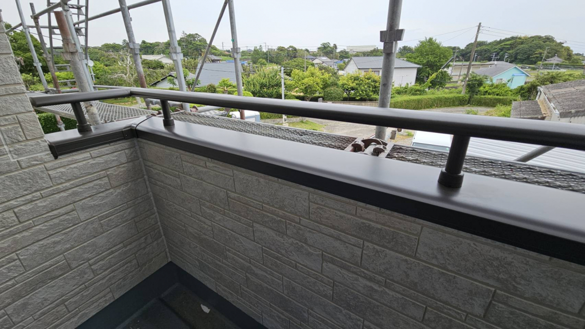 鶴谷トーヨーテックの千葉県　南房総市　ベランダ手すり取付工事の施工後の写真1