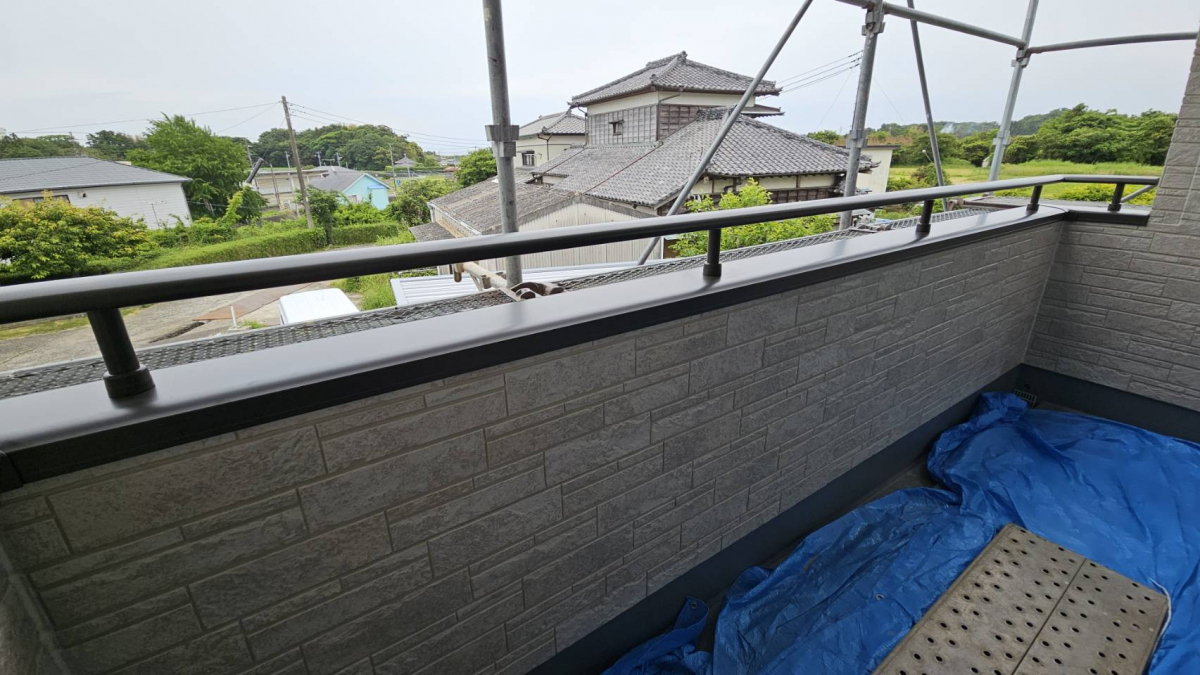 鶴谷トーヨーテックの千葉県　南房総市　ベランダ手すり取付工事の施工後の写真2