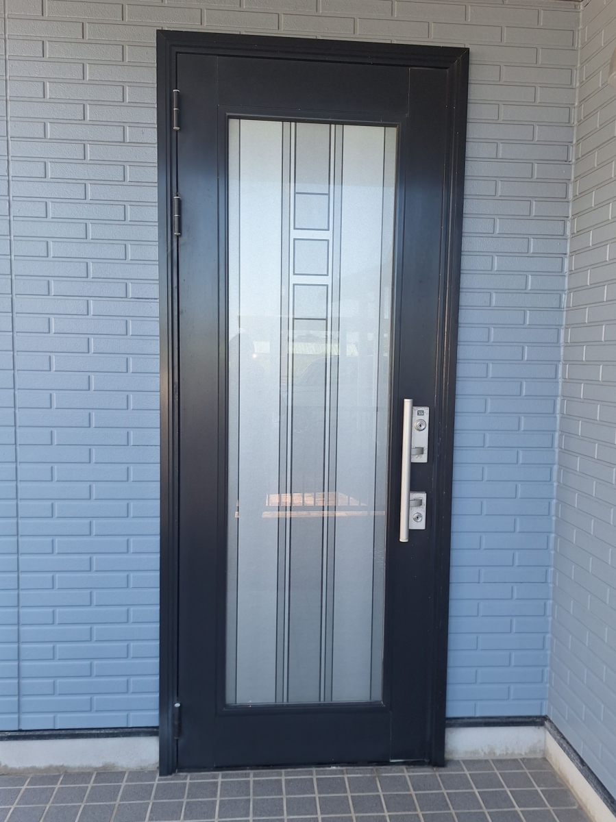 鶴谷トーヨーテックの千葉県　館山市　リシェント玄関ドア工事の施工前の写真1