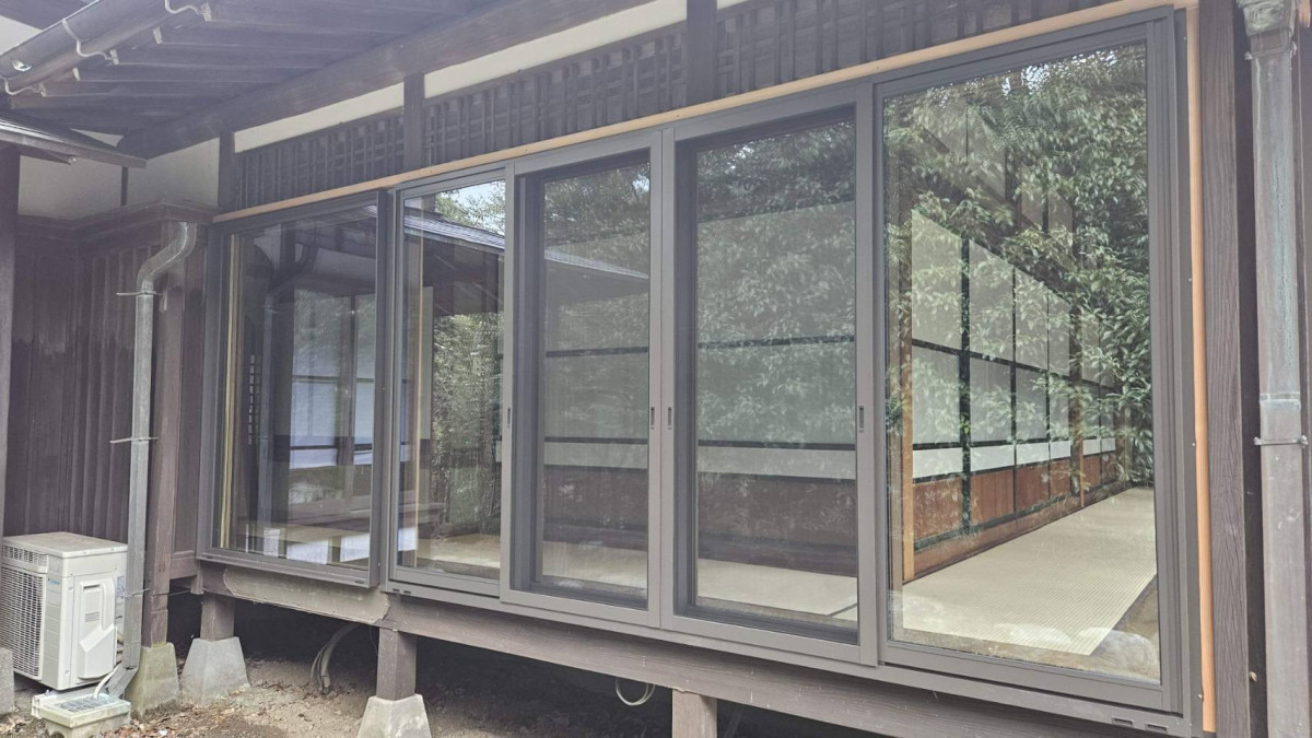 鶴谷トーヨーテックの千葉県　鴨川市　LIXIL「TW」施工事例：廊下窓の刷新の施工後の写真2