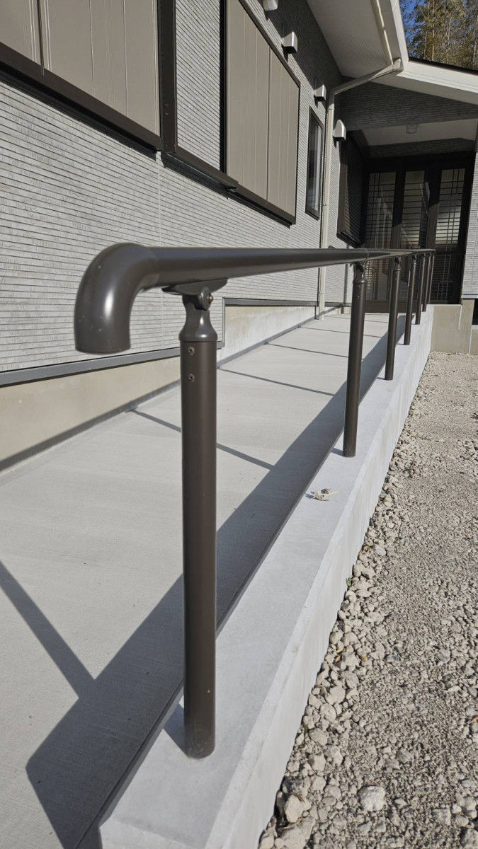 鶴谷トーヨーテックの千葉県　南房総市　LIXIL グリップライン 施工例 スロープの施工後の写真3