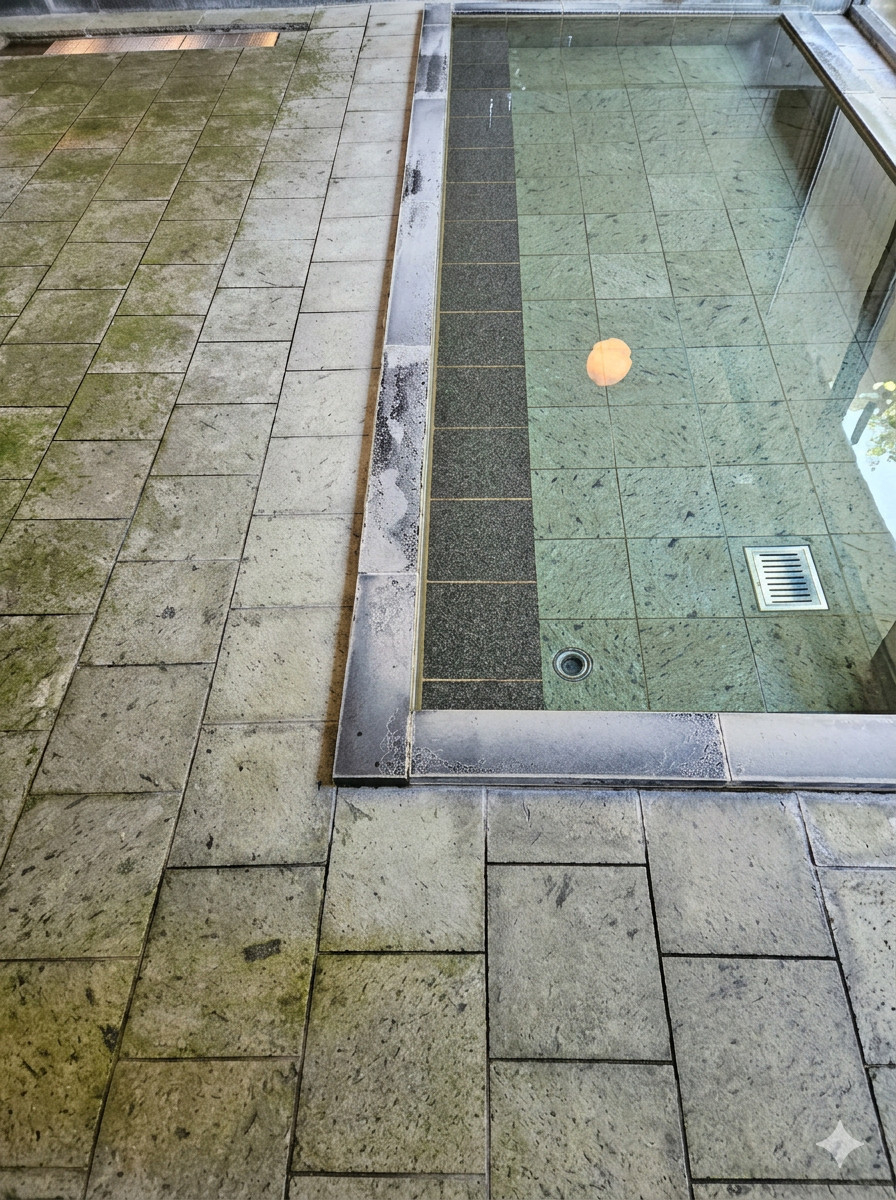 鶴谷トーヨーテックの千葉県　浴室に安心をプラス。素材感にこだわったステンレスヘアライン仕上げの手すり施工例の施工前の写真1