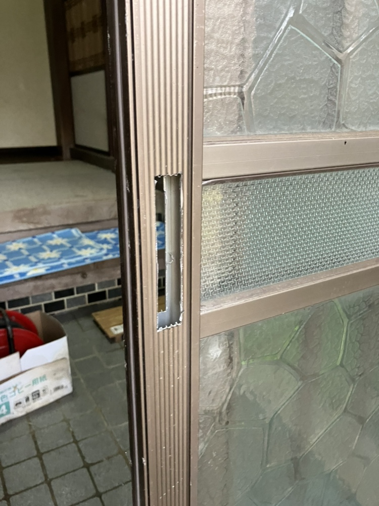 REマド本舗 出雲店の玄関に新規の鍵、取り付け可能です👍の施工事例詳細写真1
