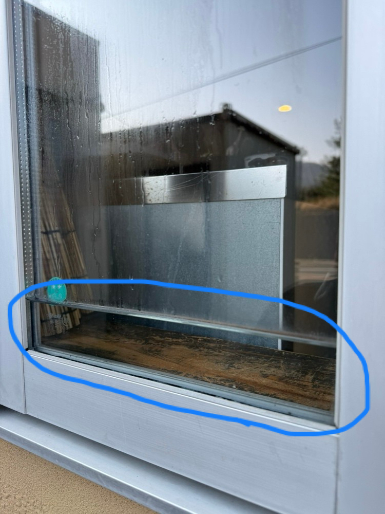 窓の結露を放置しすぎたらどうなる？ REマド本舗 出雲店のブログ 写真3