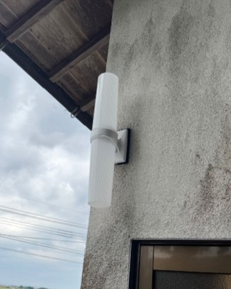 REマド本舗 出雲店の【外灯　施工事例】壊れた外灯を交換しました💡の施工後の写真2