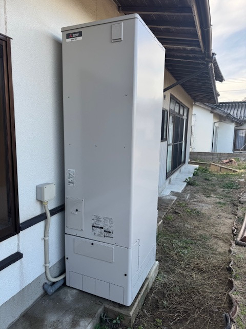 REマド本舗 出雲店の寿命が来たエコキュートを取り替えました。の施工後の写真1