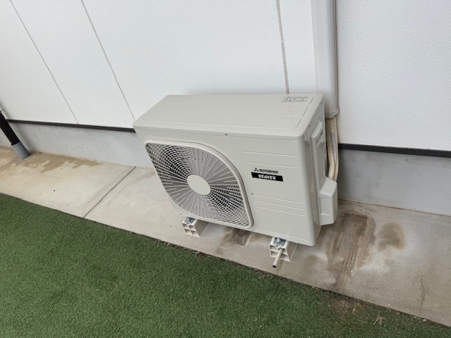 REマド本舗 出雲店の新しく✨生まれ変わったエアコン！の施工前の写真2