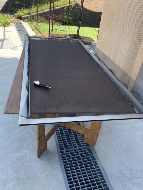 REマド本舗 雲南店の網戸の網を張り替えてリフレッシュ🎉の施工前の写真2