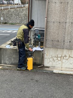 REマド本舗 雲南店のフェンスの取替の施工前の写真3