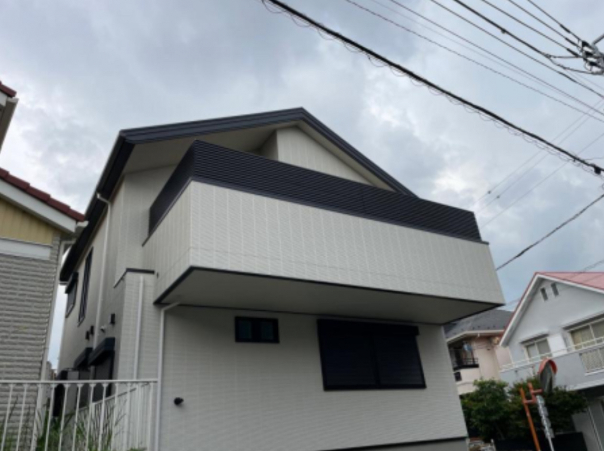 相川スリーエフ 八街店のバルコニーをプライベート空間へ。マド本舗八街店よりご提案。の施工後の写真2