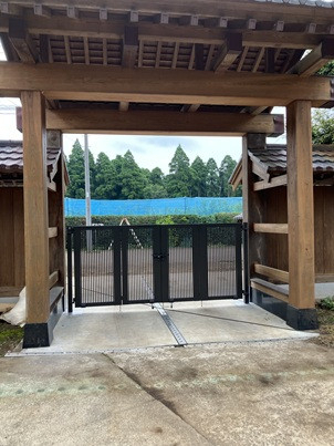 相川スリーエフ 八街店の【山武市】和風の趣を大切にした門扉施工 八街市マド本舗よりの施工後の写真2