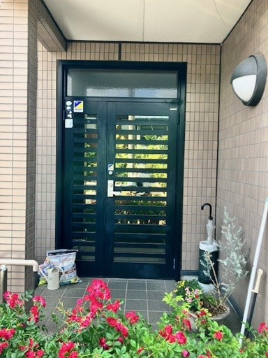 相川スリーエフ 八街店の【四街道市】鍵を閉めたまま換気ができる玄関ドア🎵の施工前の写真1