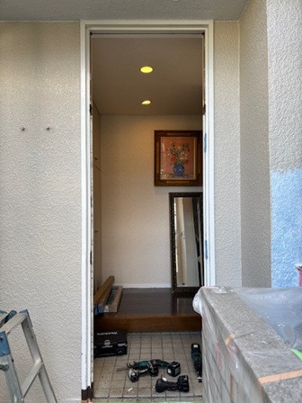 相川スリーエフ 八街店の【東京都】防犯対策にも玄関ドアリシェントを‼の施工前の写真2