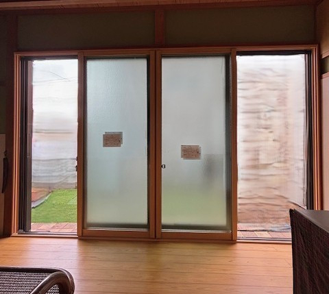 相川スリーエフ 八街店の【八街市】大きな窓にもインプラスの施工後の写真2