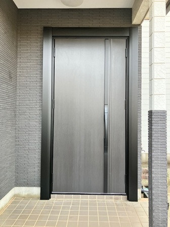 相川スリーエフ 八街店の【八街市】玄関ドアも防犯対策＆断熱の施工後の写真1