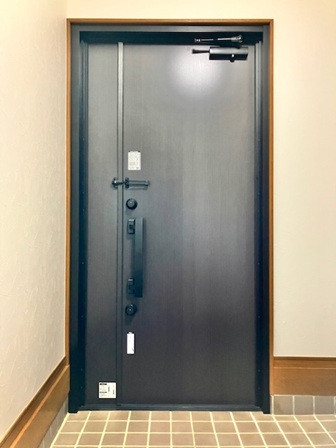 相川スリーエフ 八街店の【八街市】玄関ドアも防犯対策＆断熱の施工後の写真3