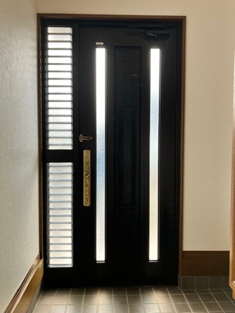 相川スリーエフ 八街店の【八街市】玄関ドアも防犯対策＆断熱の施工前の写真3