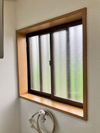 相川スリーエフ 八街店の【八街市】リビングの大きな４枚建ての窓にもインプラスの施工前の写真1