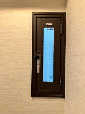 相川スリーエフ 八街店の【東京都】縦すべりの開き窓にもインプラスは施工できます♪の施工後の写真3