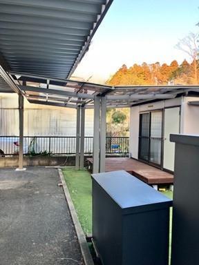 相川スリーエフ 八街店の【富里市】車用のカーポートはあるけれど、趣味のものを雨に濡らしたくないのでカーポートを設置の施工後の写真1