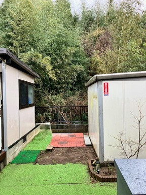 相川スリーエフ 八街店の【富里市】車用のカーポートはあるけれど、趣味のものを雨に濡らしたくないのでカーポートを設置の施工前の写真3