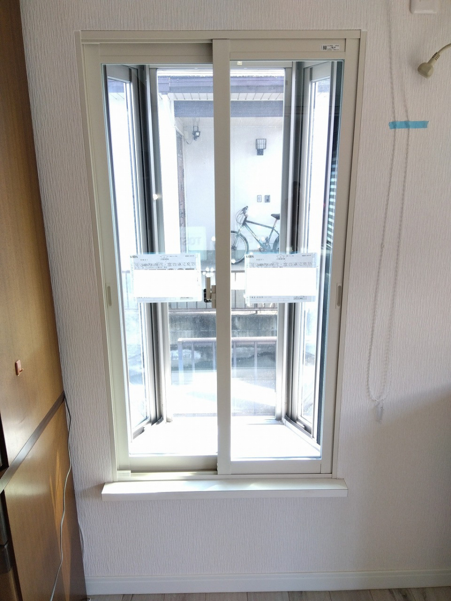 トヨタトーヨー住器の補助金対象　LIXIL製　カバー工法リプラス（TWトリプルガラス仕様）・内窓工事（Ｌｏｗ－Ｅ仕様）の施工後の写真3