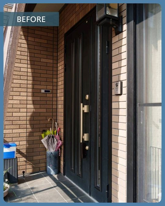 ドアLABOの玄関ドア施工事例の施工前の写真1