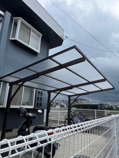 エスエヌジー高松の自転車置き場の屋根を交換の施工後の写真1