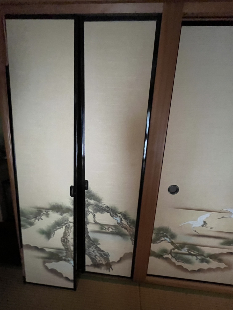 エスエヌジー高松の【高松市】壊れた襖を修理の施工前の写真1