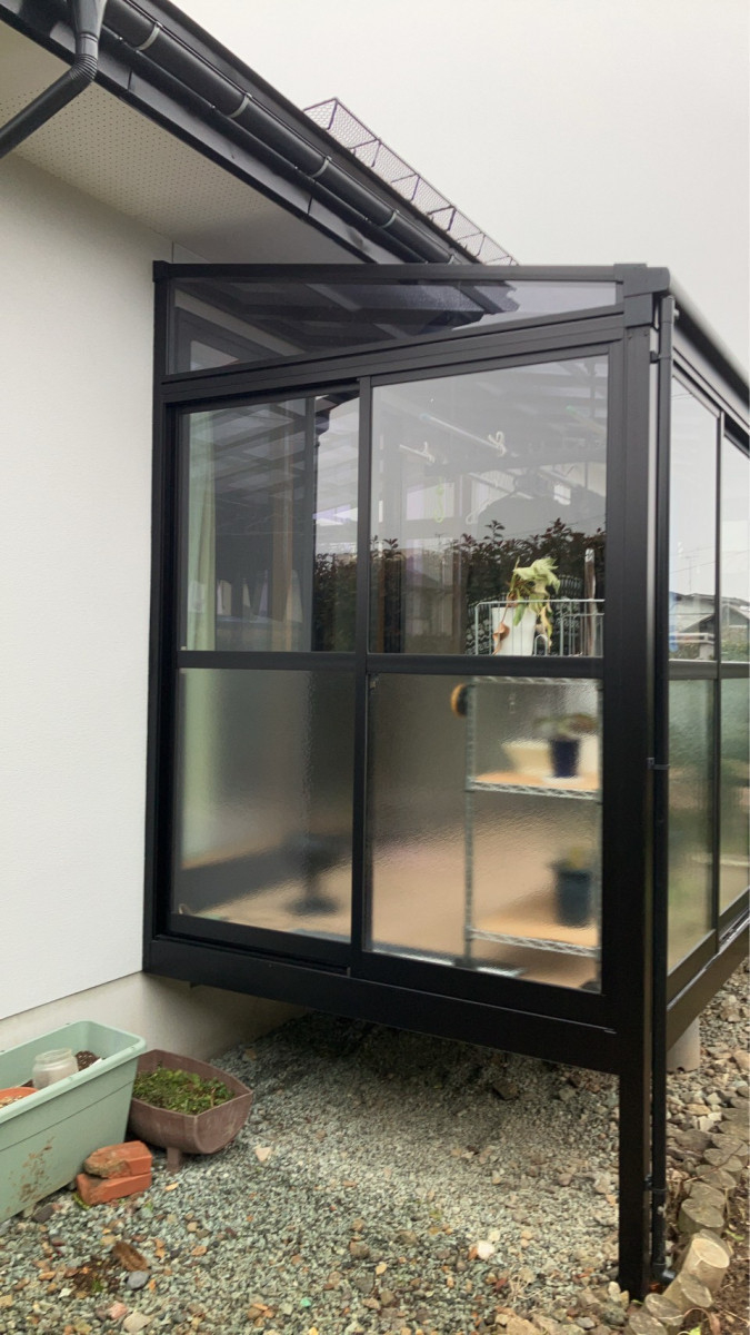 鈴木窓建の【山形市】雨の日も安心して洗濯物が干せる！サニージュ設置の施工事例｜鈴木窓建の施工後の写真1